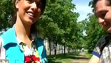 Горячий секс на улице русской брюнетки с пикапером