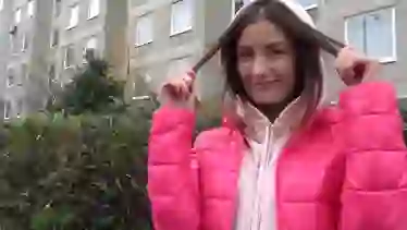 Русская студентка делает минет пикаперу и трахается с парнем