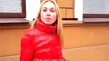 Пикапер снял молодую русскую блондинку и ебал на кинопробах